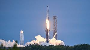 Roket Falcon 9 akan lepas landas di Kennedy Space Center