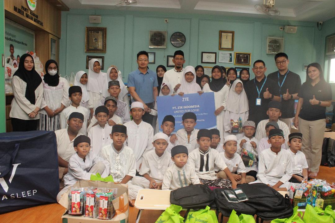 ZTE Indonesia Berbagi Kebahagian dengan Anak Yatim di Panti Asuhan Nurul Iman Mentas